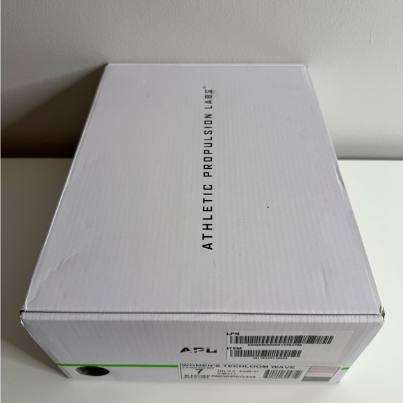 APL Women's Techloom Wave in Bleached Pink and White 7 NWT - Picture 9 of 9
